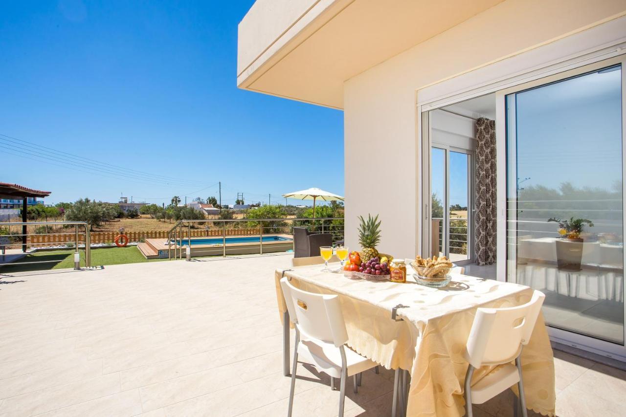 Anthony In South Rhodes-plimmiri Holiday home